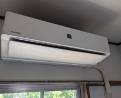大和市南林間のシャープお掃除機能付きエアコン